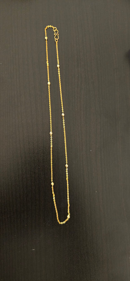 Gold chain necklace